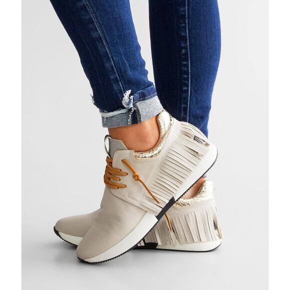 NWOB Buckle Shu Shop 'Pepa' Fringe Faux Leather Sneaker Color Bone Size 9 - Picture 1 of 5